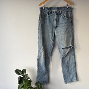 Vintage Wrangler Distressed Light Wash Jeans | Men’s | 100% Cotton Feel